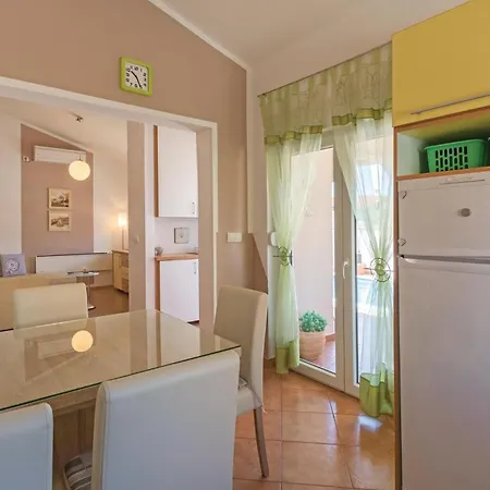 Three-bedroom Betiga With A Fireplace 02 *