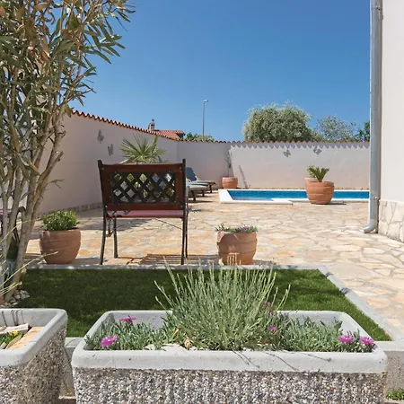 Three-bedroom Betiga With A Fireplace 02 Semesterbostad