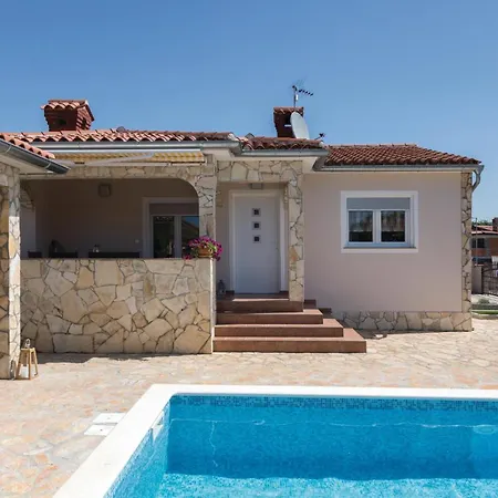 Three-bedroom Betiga With A Fireplace 02 Semesterbostad Barbariga