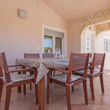 Three-bedroom Betiga With A Fireplace 02 Semesterbostad