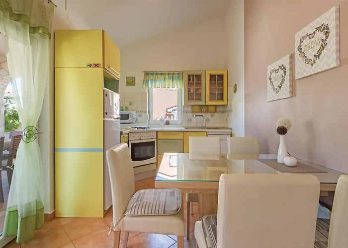 Three-bedroom Betiga With A Fireplace 02 Semesterbostad Barbariga