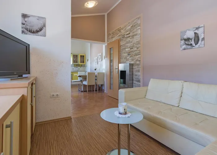 Three-bedroom Betiga With A Fireplace 02 Barbariga