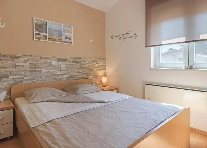 Three-bedroom Betiga With A Fireplace 02 Semesterbostad