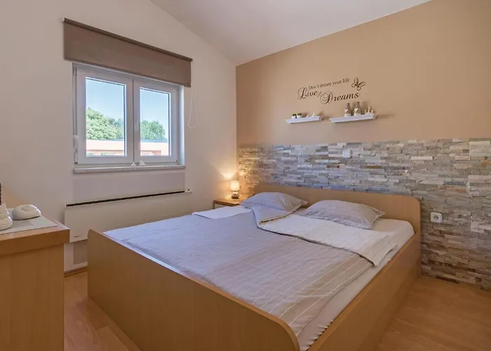 Three-bedroom Betiga With A Fireplace 02