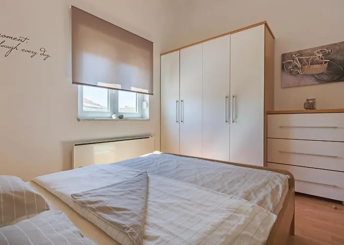 Semesterbostad Three-bedroom Betiga With A Fireplace 02