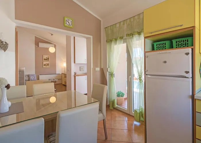 Three-bedroom Betiga With A Fireplace 02 *