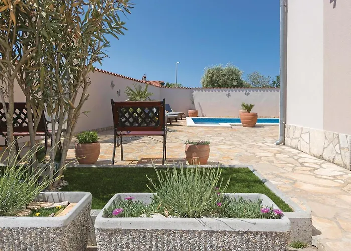 Three-bedroom Betiga With A Fireplace 02 Semesterbostad