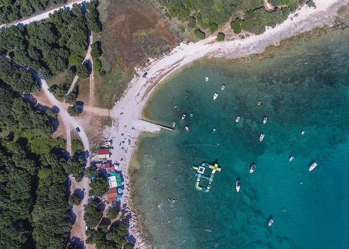 Semesterbostad Three-bedroom Betiga With A Fireplace 02 Barbariga