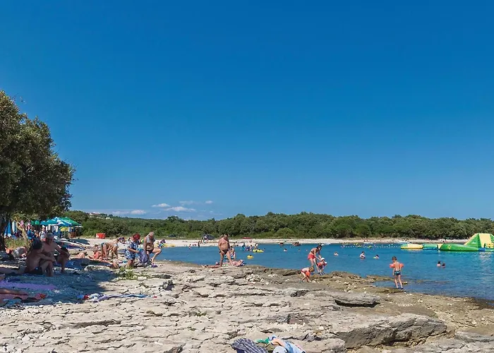 Semesterbostad Three-bedroom Betiga With A Fireplace 02 Barbariga